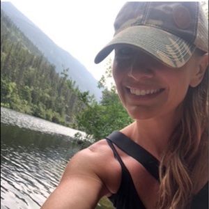 Meet your Posher, Danielle